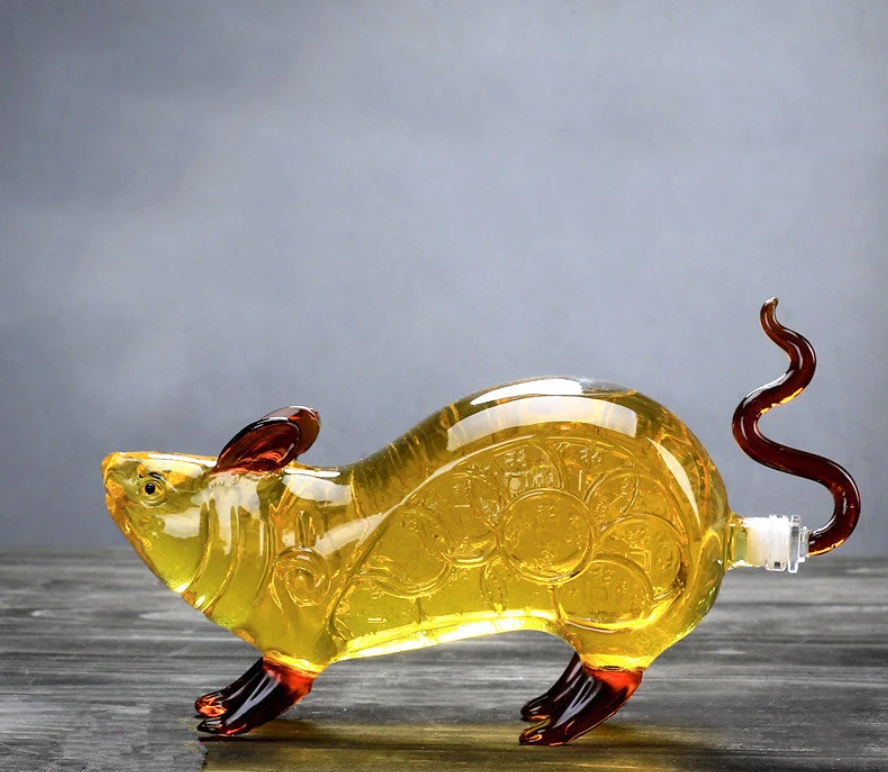 Mouse Shaped Whiskey Decanter . 1000 ML - Raise The Bar Lux  